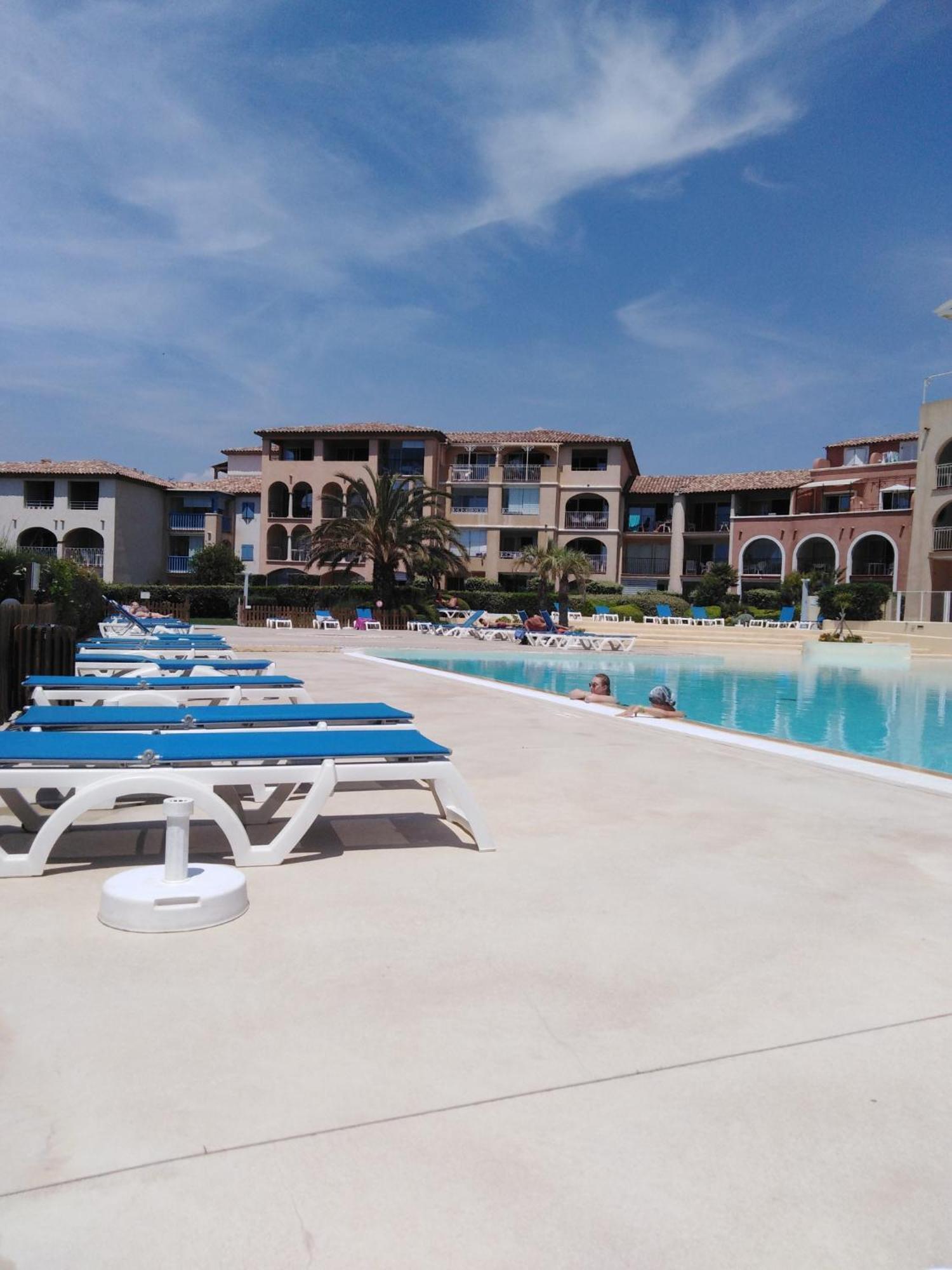 Appartement T2 Avec Piscine A 100 M De La Plage Six-Fours-les-Plages Exterior foto